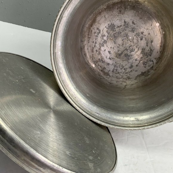 Vintage Ice Bucket Aluminum Hammered with Lid MCM Chrome Silver Bar Mancave - Picture 6 of 7